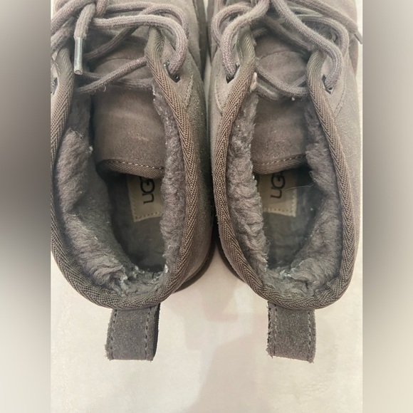 UGG Men's Neumel Suede Casual Boots gray - Picture 7 of 9